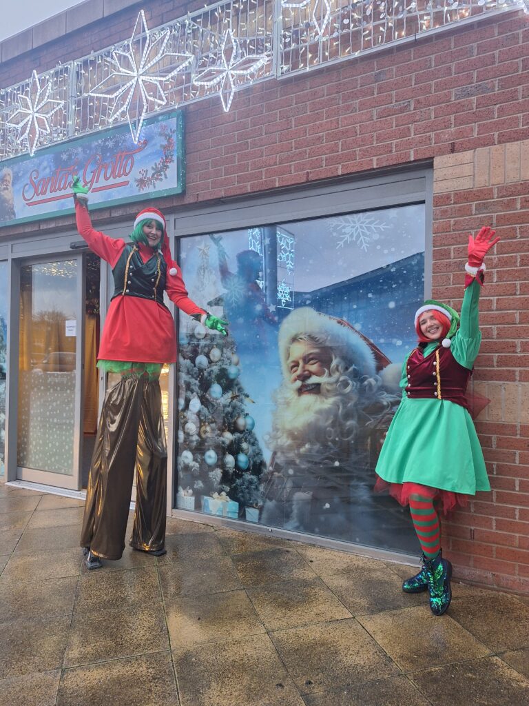 christmas elves at grotto
